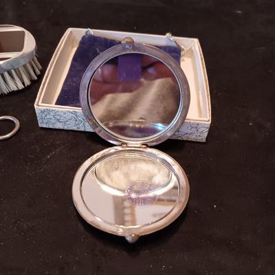 VINTAGE INTERNATIONAL SILVER MIRROR COMPACT, ART DECO BRUSH AND A SHOE LACE TOOL