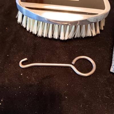 VINTAGE INTERNATIONAL SILVER MIRROR COMPACT, ART DECO BRUSH AND A SHOE LACE TOOL