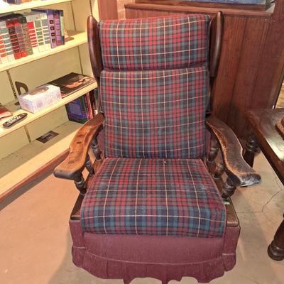 2 Plaid recliners