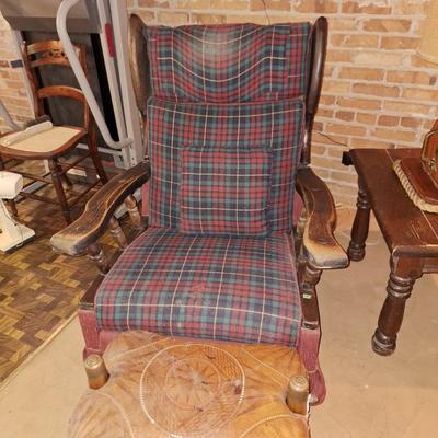 2 Plaid recliners