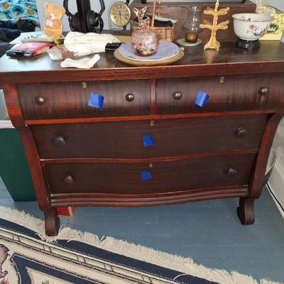 Anitque "Tiger" mahogony 4 drawer dresser