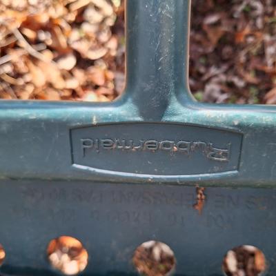 Rubbermaid Wheelbarrow