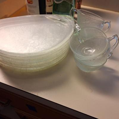 Luncheon soup/ Salad plates with mugs