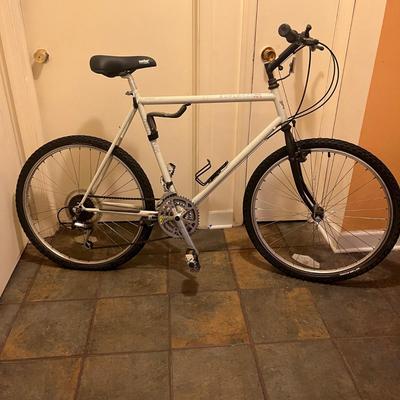Jami’s Explorer XR 18 Speed Bicycle (LR-MG)