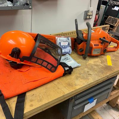 Husqvarna 18” Bar Chain Saw & Protective Gear (B1-MG)