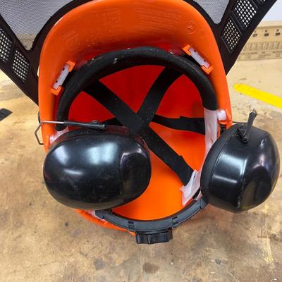 Husqvarna 18” Bar Chain Saw & Protective Gear (B1-MG)