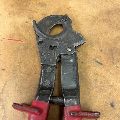 Klein Havens Grip, Klein Ratcheting Cable Cutter & Klein Lineman’s Pliers (B1- MG)