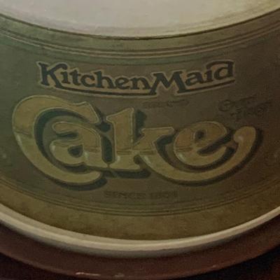 KitchenMaid Microwave Trays w/ Vintage Cake Cover
