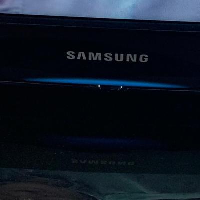 Samsung 32” Flat Screen Television w remote