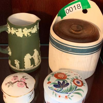 Wedgwood Jasperware Salt Caddy & Trinket Boxes Lot