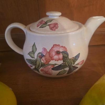 Humming bird Teapot
