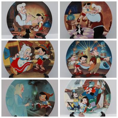 Knowles DISNEY "Pinocchio" with Certificate of Authenticity & Box