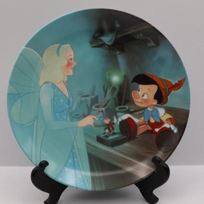 Knowles DISNEY "Pinocchio" with Certificate of Authenticity & Box