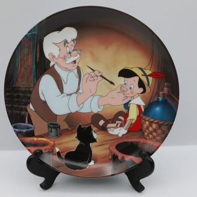 Knowles DISNEY "Pinocchio" with Certificate of Authenticity & Box