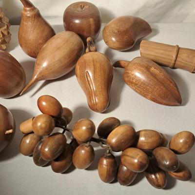 A Delicious Grouping of Wooden Fruit, Leaf Tray & Signed Vase (DR-SD)