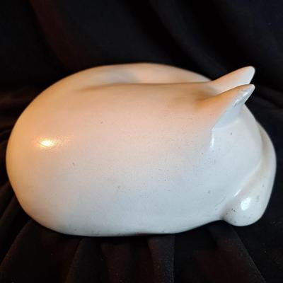 Mid-Century AMR White Dozing Cat Sculpture (DR-SD)