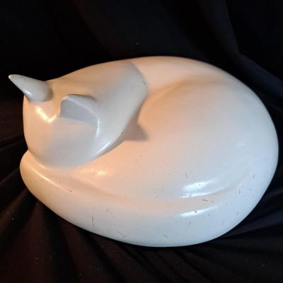 Mid-Century AMR White Dozing Cat Sculpture (DR-SD)