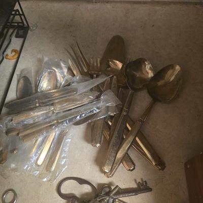 Silverware box set