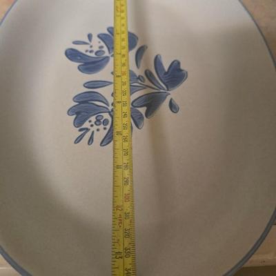 Pfaltzgraff Yorktowne serving dish