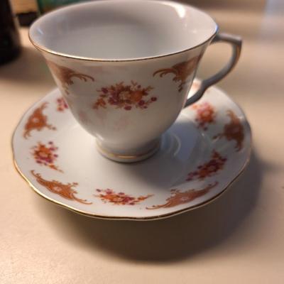 Pair of Chinese china teacups