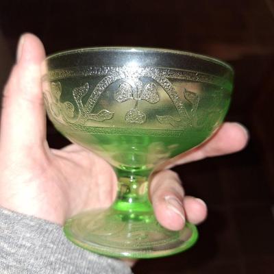 Champagne/Tall Sherbet Cloverleaf Green