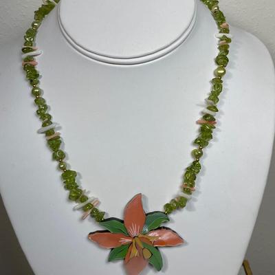 Vintage Lee Sands Peridot Necklace with earrings