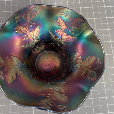 Small Carnival Glass Bowl - ANTIQUE 