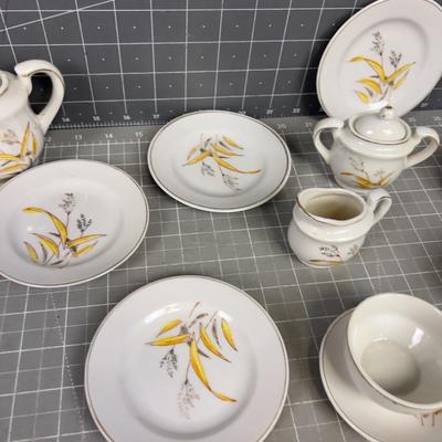 Made in Japan Golden Wheat Pattern CHILDS Tea Set 