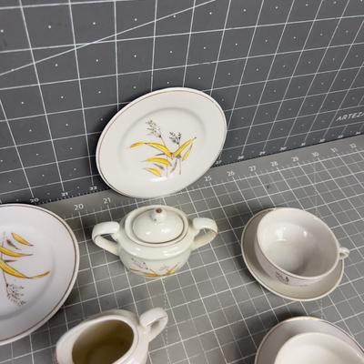 Made in Japan Golden Wheat Pattern CHILDS Tea Set 