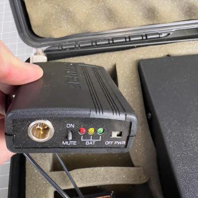 SHURE LX4 Microphone Transmitter 
