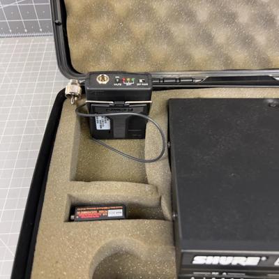 SHURE LX4 Microphone Transmitter 