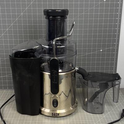 DASH Juicer 