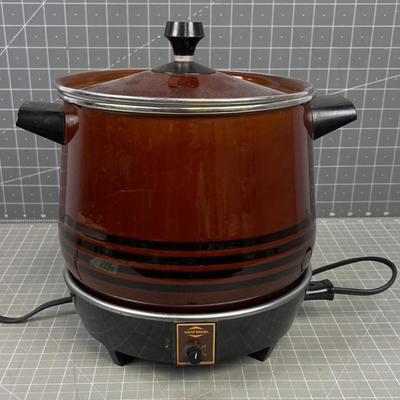 West Bend Fondue or Bean Pot 