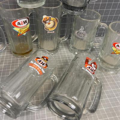 10  A & W Large Glass Mugs
