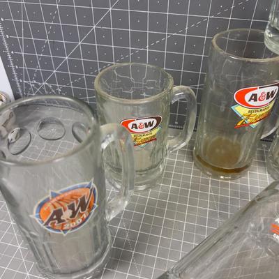 10  A & W Large Glass Mugs