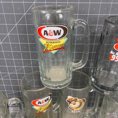 10  A & W Large Glass Mugs