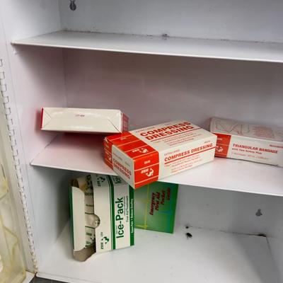 Metal First Aid Cabinet 