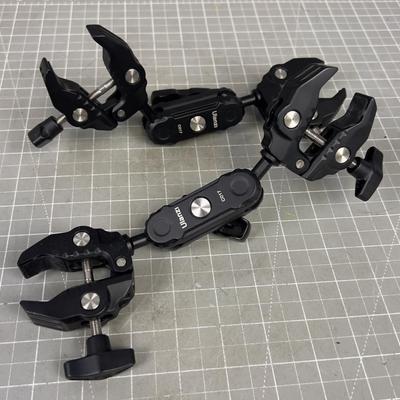 2 Ulanzi Clamps 