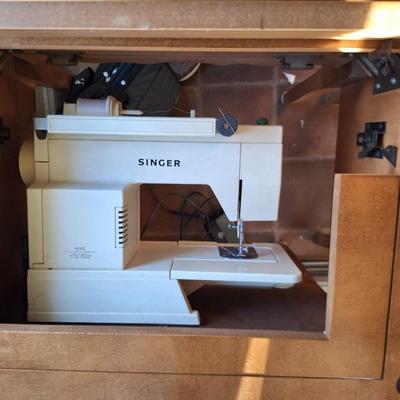 Vtg Singer Sewing Machine