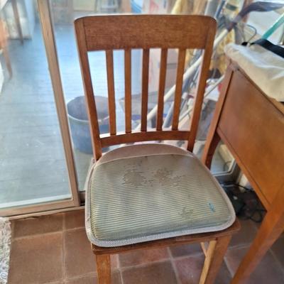 Clawfoot Dinette w/ 3 chairs