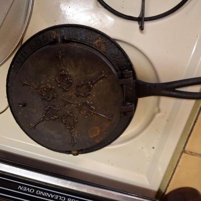 Cast Iron Waffle Iron w/ Base