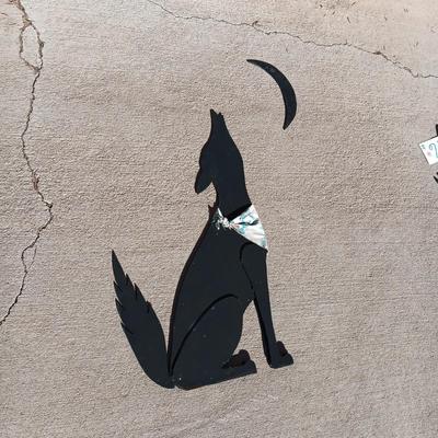 HEAVY IRON 28" COYOTE HOWLING AT THE MOON INDOOR/OUTDOOR WALL DECOR