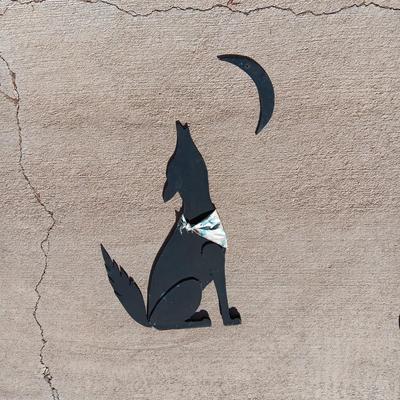 HEAVY IRON 28" COYOTE HOWLING AT THE MOON INDOOR/OUTDOOR WALL DECOR