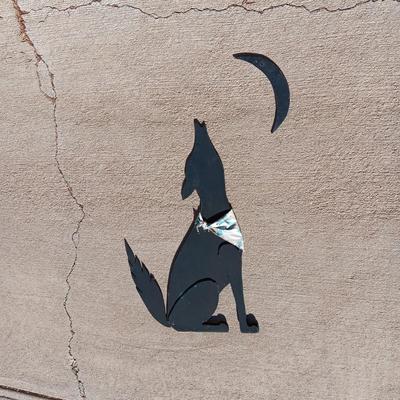 HEAVY IRON 28" COYOTE HOWLING AT THE MOON INDOOR/OUTDOOR WALL DECOR