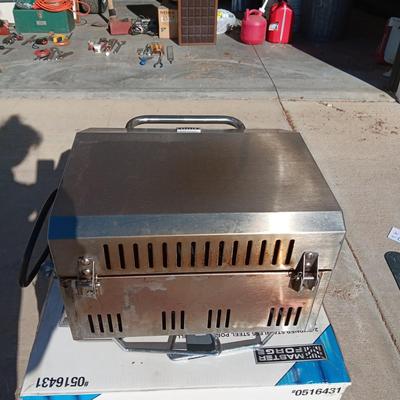 2-BURNER STAINLESS STEEL PORTABLE GRILL