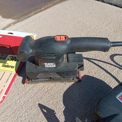 1/4 SHEET SANDER W/SANDPAPER AND A JIGSAW WITH BLADES