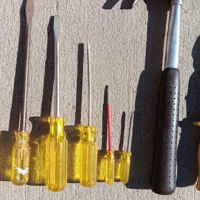 SCREWDRIVERS, WIRE CUTTERS, SNIPS AND A HAMMER
