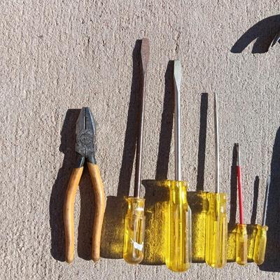 SCREWDRIVERS, WIRE CUTTERS, SNIPS AND A HAMMER