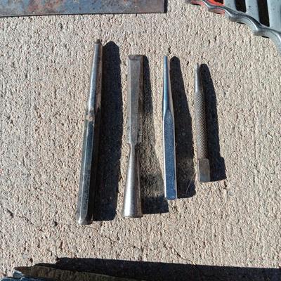 ELECTRIC STAPLE GUN, HAMMER, HAND SAW, PLIERS AND MORE