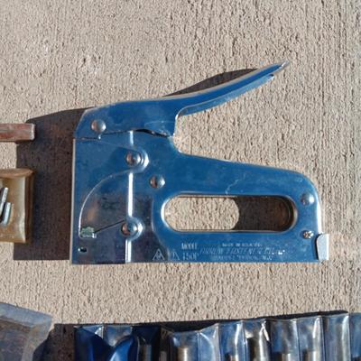 NUT DRIVER SET, ALLEN WRENCHES, STAPLE GUN AND CHISELS